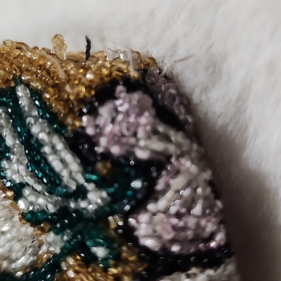 VINTAGE  BEADED HAND BAG. - Picture 4 of 10